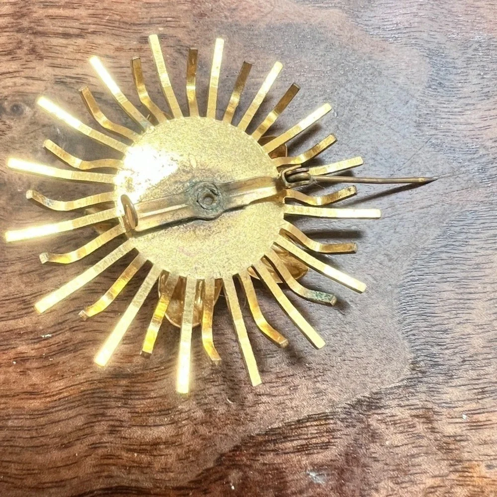 Atomic 1950s Sunburst Flower Brooch Gold Tone‎ Coral Rose